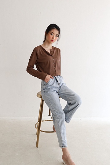 Ribbed Button Top