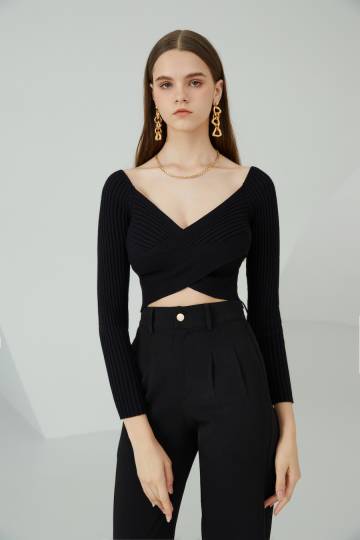 Pristine Cross Top in Black