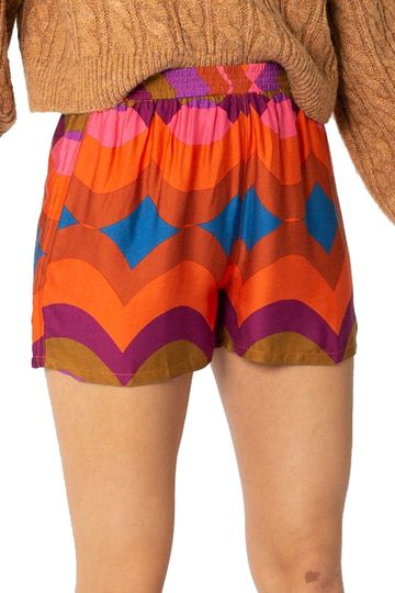 Olivaceous Women's Red Retro Wave Shorts