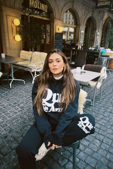 Calle y Poche: Que te Amo Black Hoodie