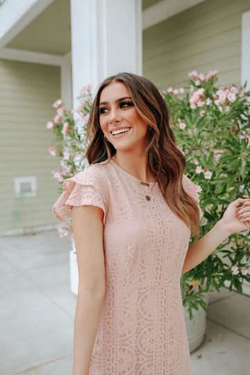THE MEDALLION LACE DRESS IN MAUVE